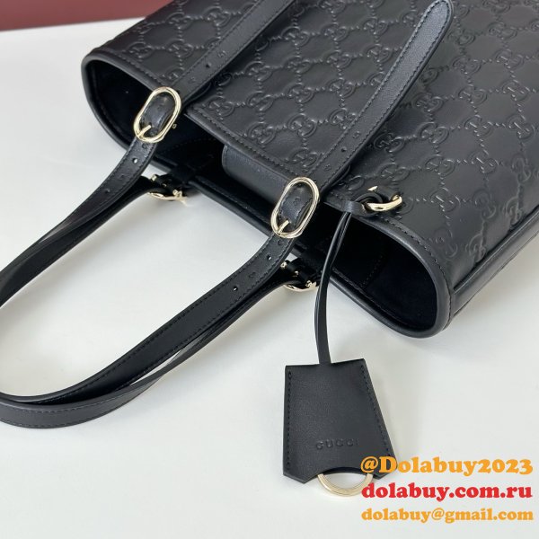 Gucci Top Quality 847456 GG Emblem Medium Tote Bag