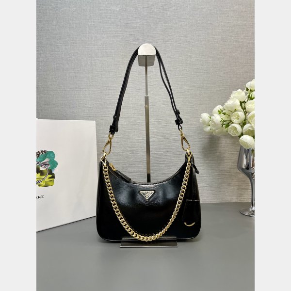 Top Prada Hoho Re-Edition Handbag