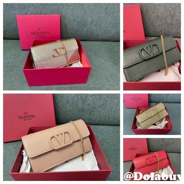 TOP Valentino Garavani Grained Calfskin Clutch